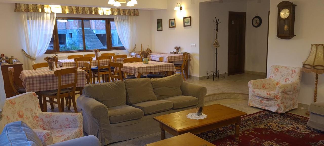 Hotel Arnica Montana Arieşeni Esterno foto