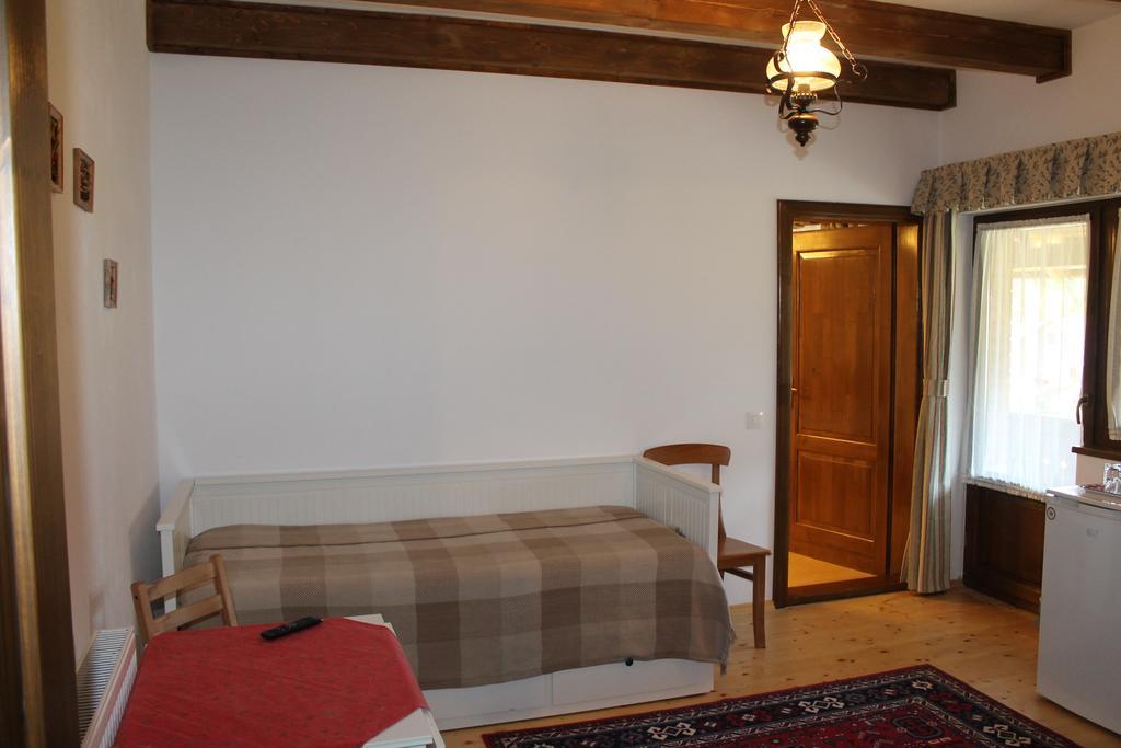 Hotel Arnica Montana Arieşeni Esterno foto