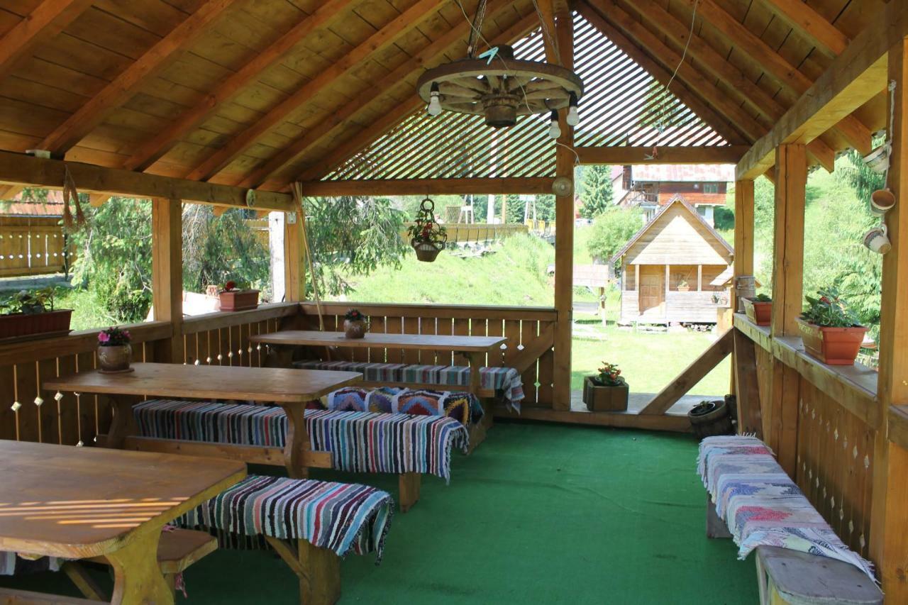 Hotel Arnica Montana Arieşeni Esterno foto