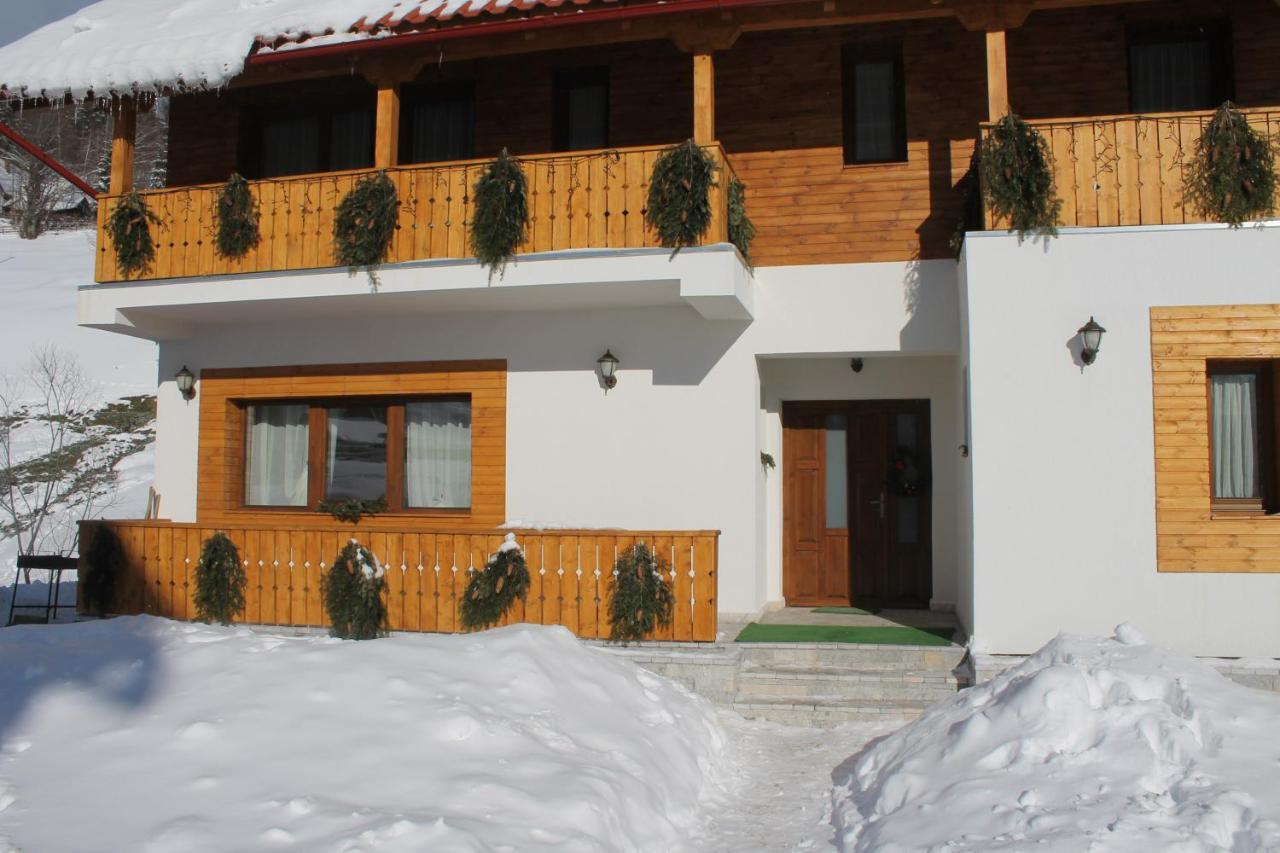 Hotel Arnica Montana Arieşeni Esterno foto